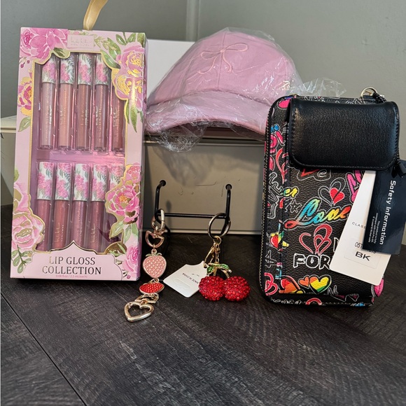 Mystery bundle of a pinks and Reds - Picture 3 of 9